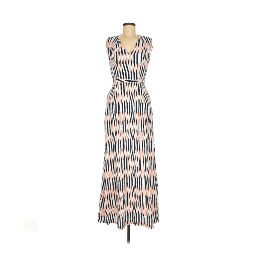 Elegant Sleeveless Maxi Dress - Black and Cream
